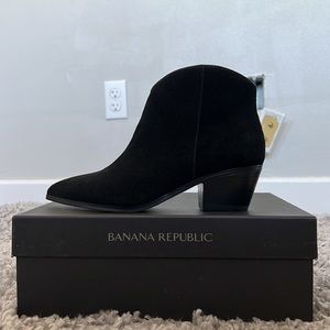 Banana Republic, heeled boots, black suede, size 6.5, zipper
